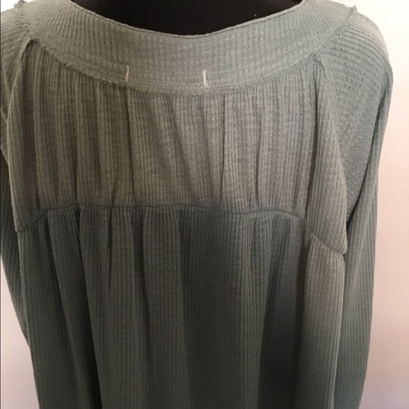 Free People green sage long sleeve waffle fabric top. - Picture 4 of 5